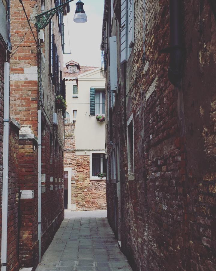 Al Pozzo Di Luce Venezia Suites Exteriör bild
